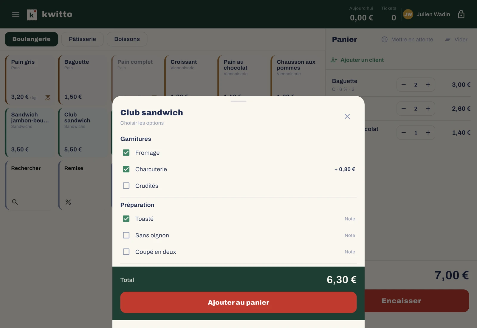 Fiche d'options d'un club sandwich : cases garnitures et préparation, supplément charcuterie de 0,80 €, total de 6,30 €.
